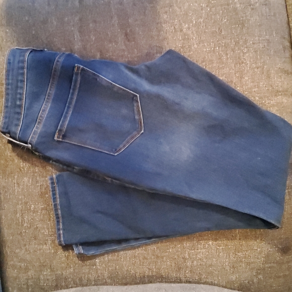 *NWT* Old navy jeans size 6 - Picture 3 of 3